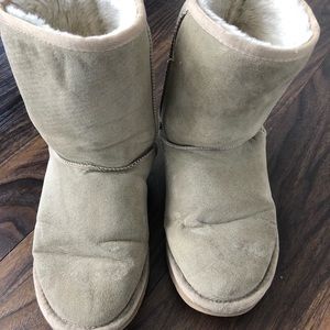 Ugg short boots size 6 light beige color